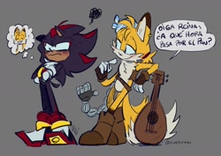 Size: 1843x1304 | Tagged: safe, artist:iluskonai, miles "tails" prower, sails, shadow the hedgehog, 2025, arms folded, dialogue, duo, frown, gay, grey background, guitar, holding something, leaning, looking at them, looking away, looking offscreen, sails x shadow, shadails, shipping, signature, simple background, smile, spanish text, speech bubble, standing, thought bubble